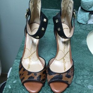 Beautiful leopard heels 🐆